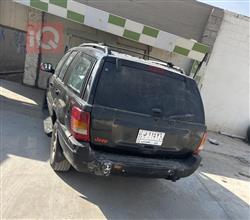 جیپ گراند شیرۆکی